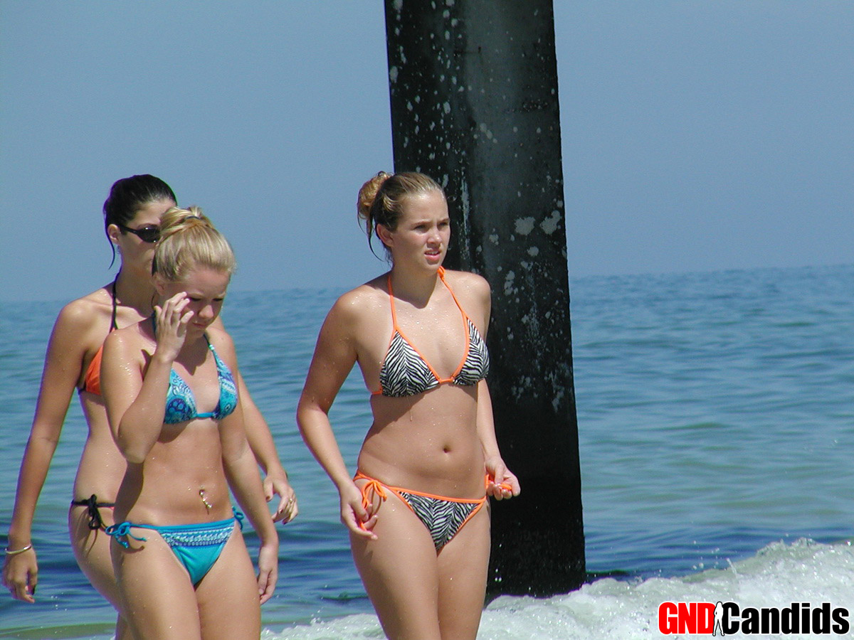 Girls bikini photo shoot
